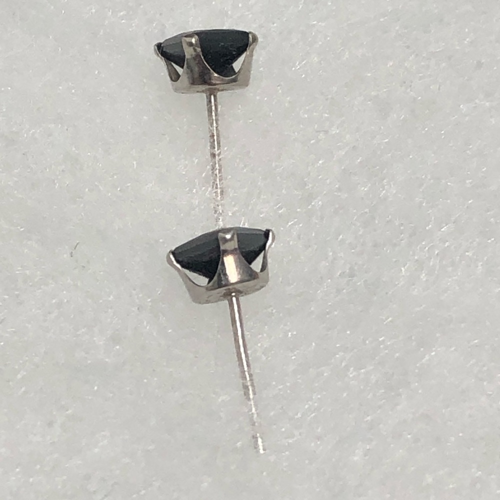 Solid Black Stone 10k White Gold Earrings Studs